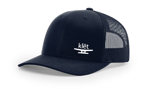 Klēt Kicker Snapback black face cap with mesh back and adjustable closure